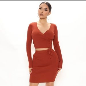 Journee Ribbed Skirt Set -Rust